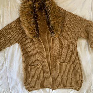 XOXO Gorgeous cardigan, knit design, Fur collar